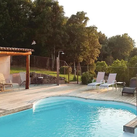 Casa de Férias Two-bedroom Holiday In Vecchio Porto-Vecchio (Corsica)